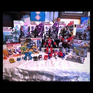 Beautiful, huge Kre-o transformers lot